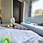 La 4* سا يْليرْ دو ري